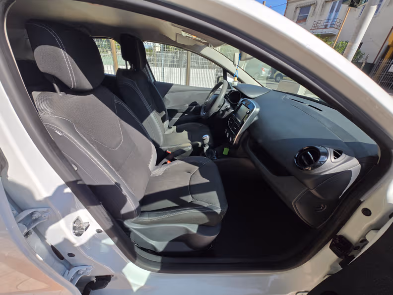 Renault Clio - 18