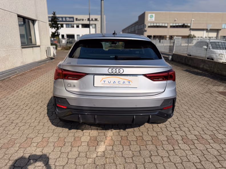 Audi Q3 - 4