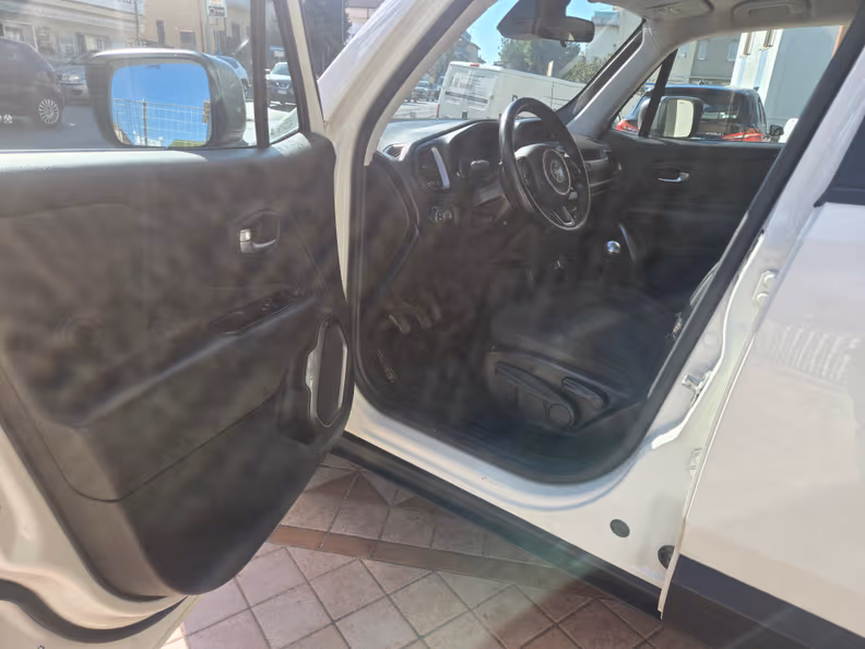 Jeep Renegade - 9