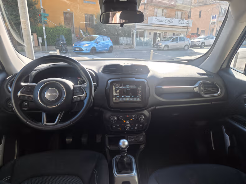 Jeep Renegade - 10