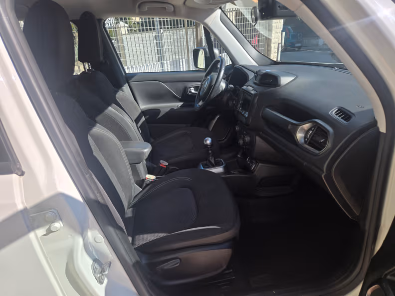 Jeep Renegade - 23