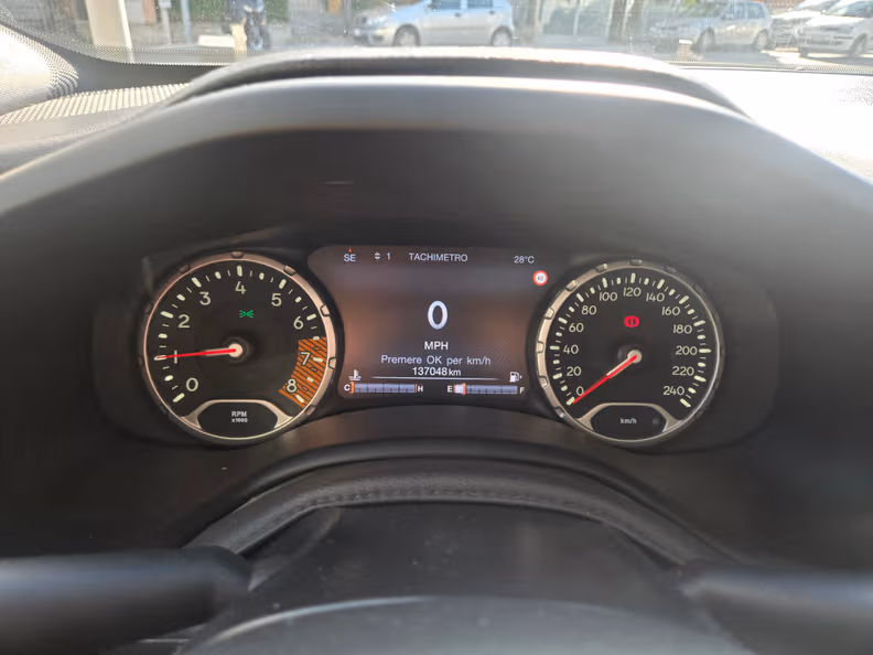 Jeep Renegade - 12