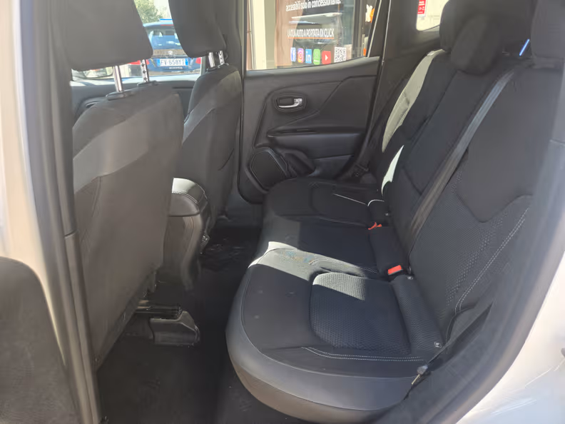 Jeep Renegade - 22