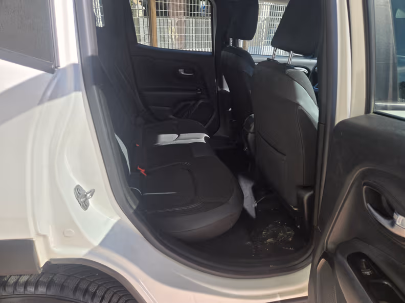 Jeep Renegade - 24