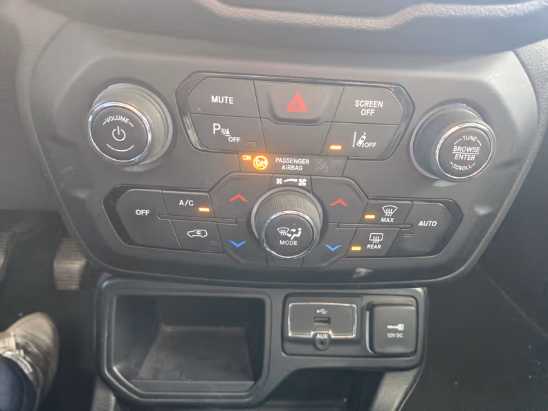 Jeep Renegade - 15