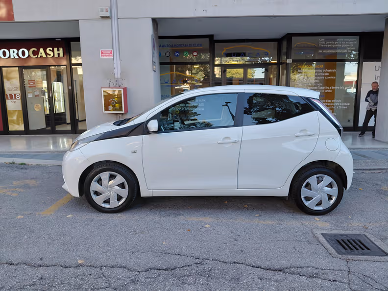 Toyota Aygo - 30