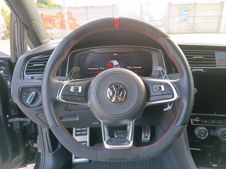Volkswagen Golf - 21
