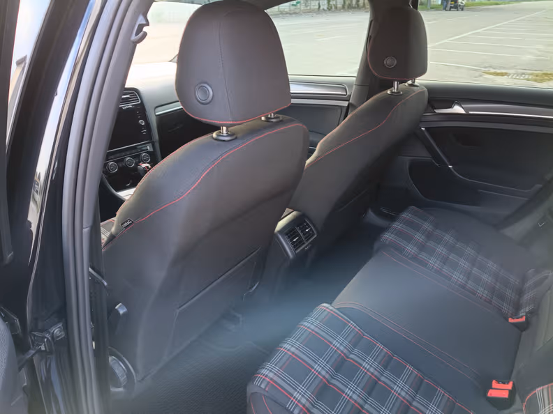 Volkswagen Golf - 45