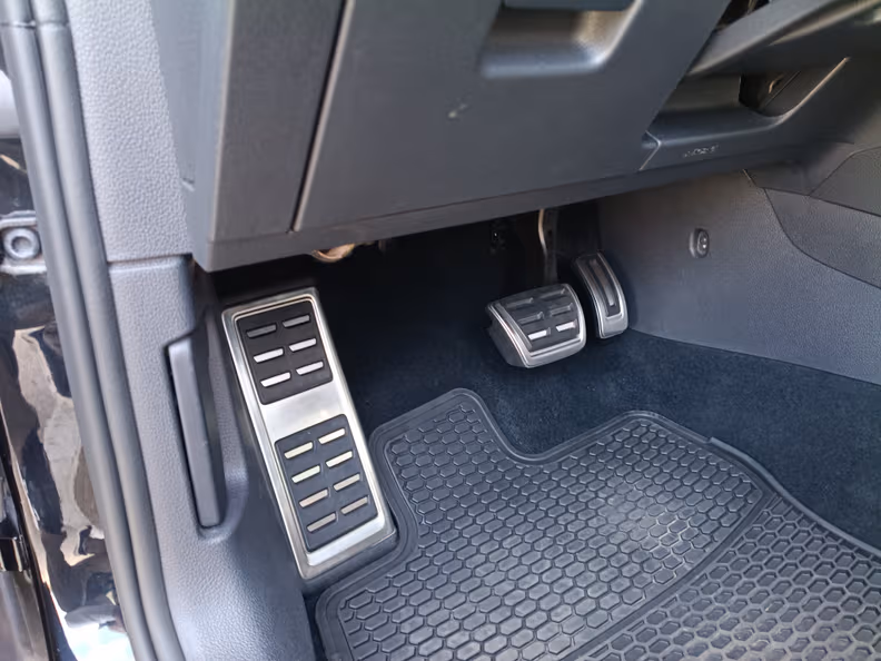 Volkswagen Golf - 49