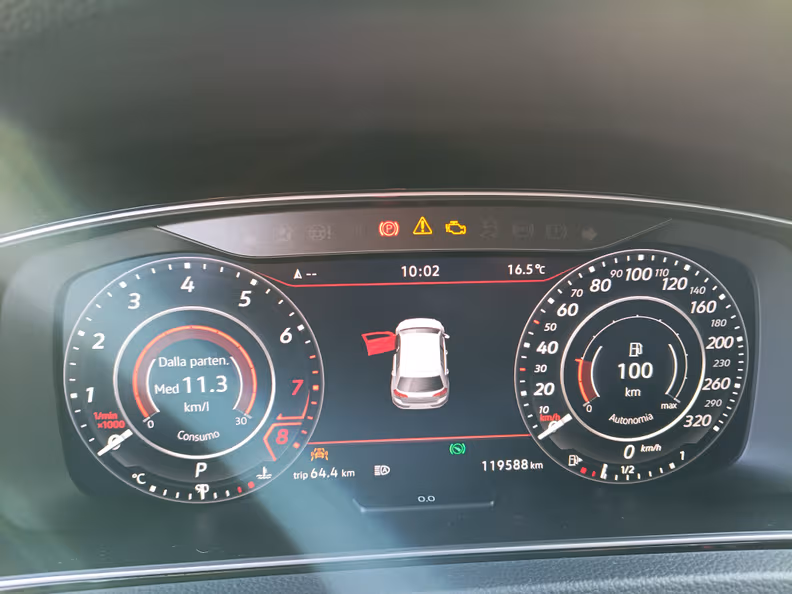 Volkswagen Golf - 10