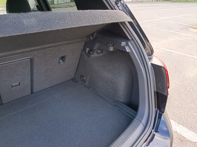 Volkswagen Golf - 31