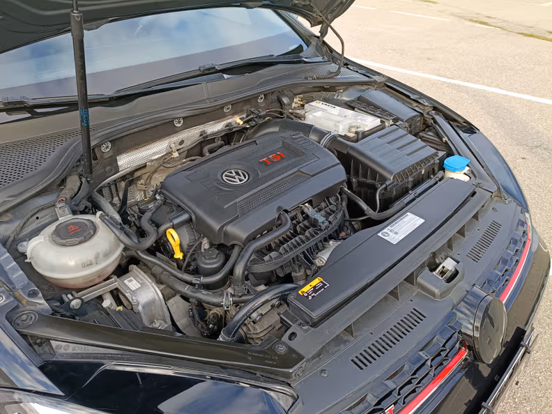 Volkswagen Golf - 68