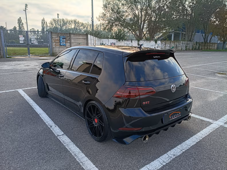 Volkswagen Golf - 5
