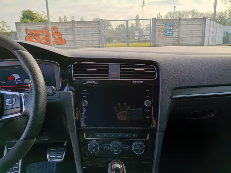 Volkswagen Golf - 12