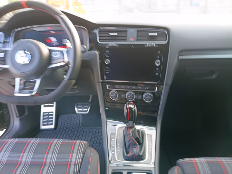 Volkswagen Golf - 46
