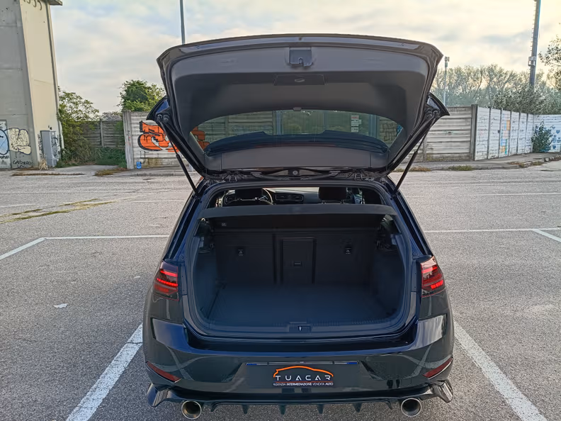 Volkswagen Golf - 32