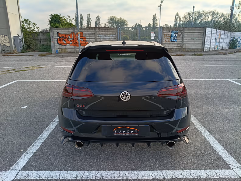 Volkswagen Golf - 13