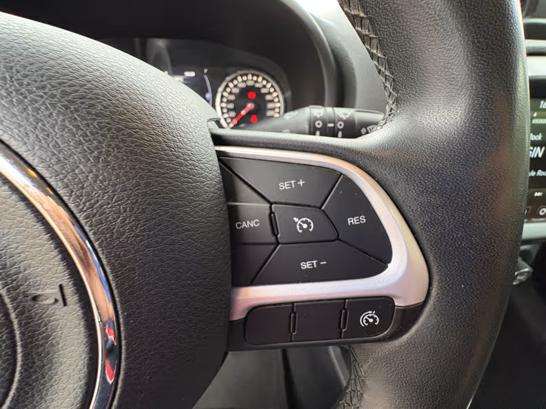 Jeep Renegade - 24