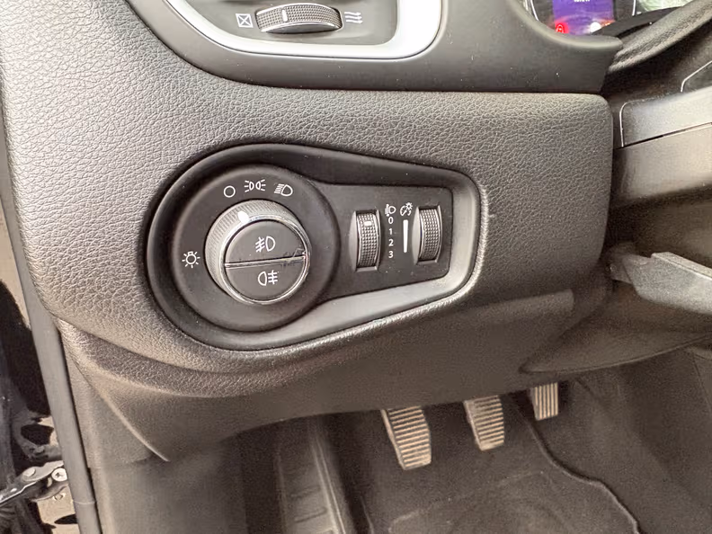 Jeep Renegade - 25