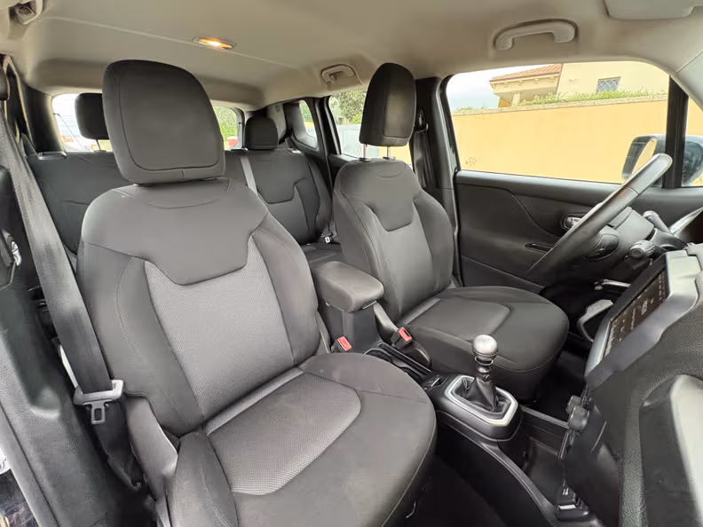 Jeep Renegade - 13