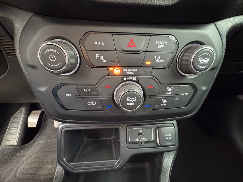 Jeep Renegade - 26