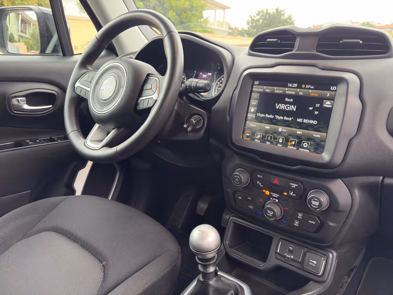 Jeep Renegade - 12