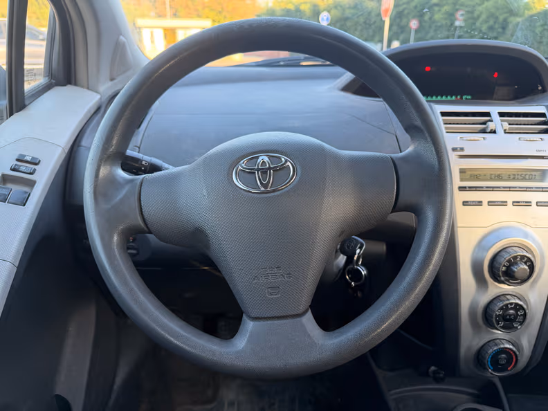 Toyota Yaris - 13