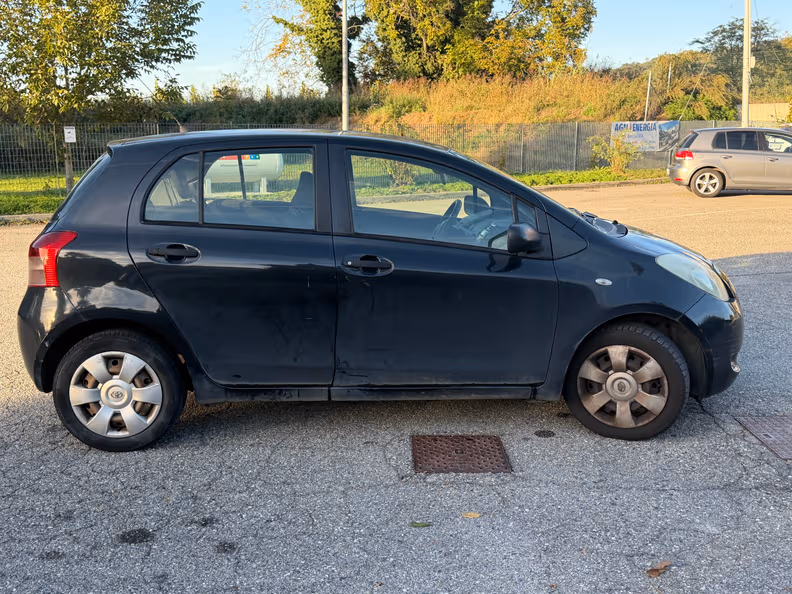 Toyota Yaris - 18