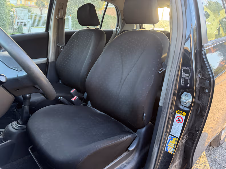 Toyota Yaris - 12