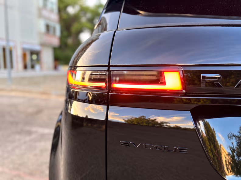Land Rover Range Rover Evoque - 13
