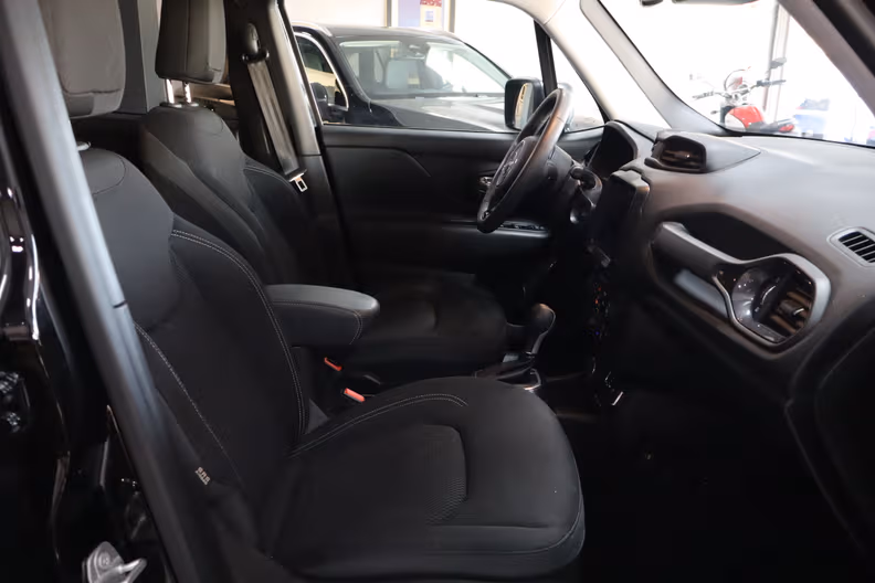 Jeep Renegade - 12