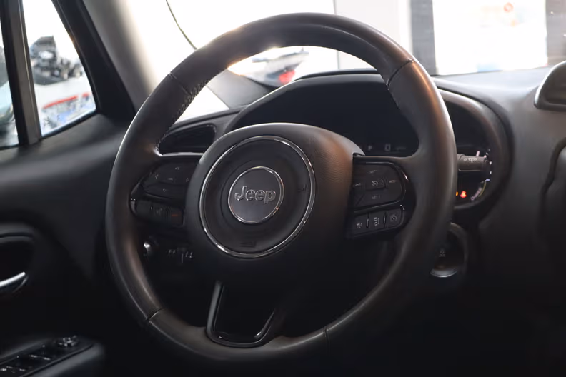 Jeep Renegade - 13