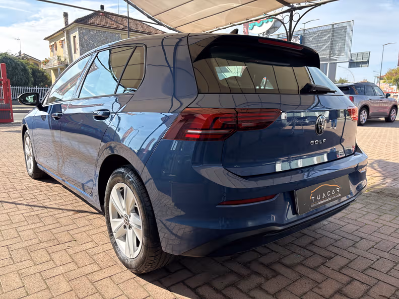 Volkswagen Golf - 11
