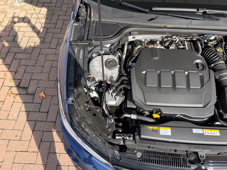 Volkswagen Golf - 34