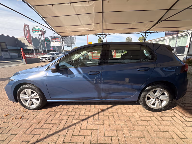Volkswagen Golf - 32