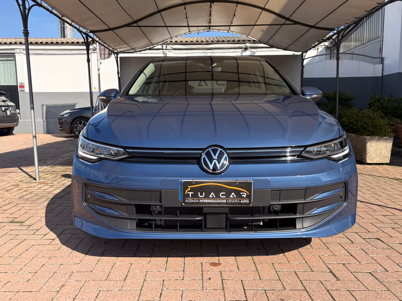 Volkswagen Golf - 2