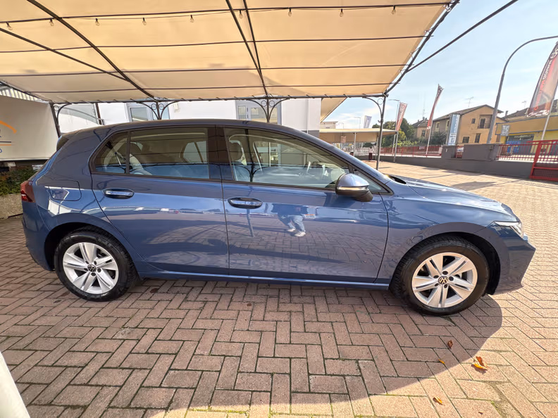 Volkswagen Golf - 33