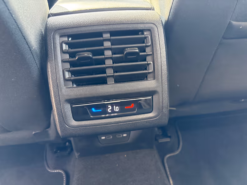 Volkswagen Golf - 26