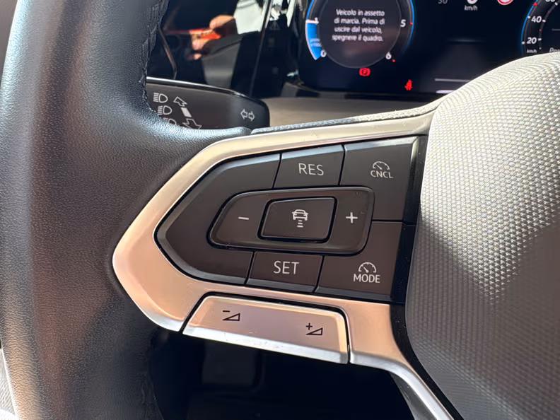 Volkswagen Golf - 21