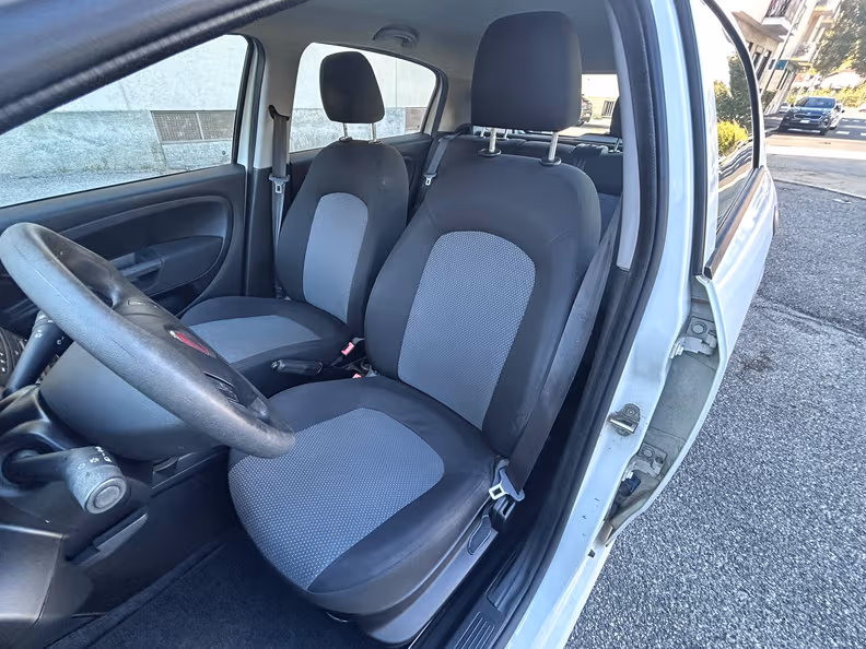 Fiat Grande Punto - 8