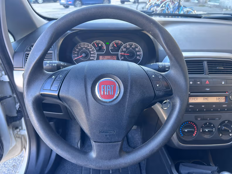 Fiat Grande Punto - 13