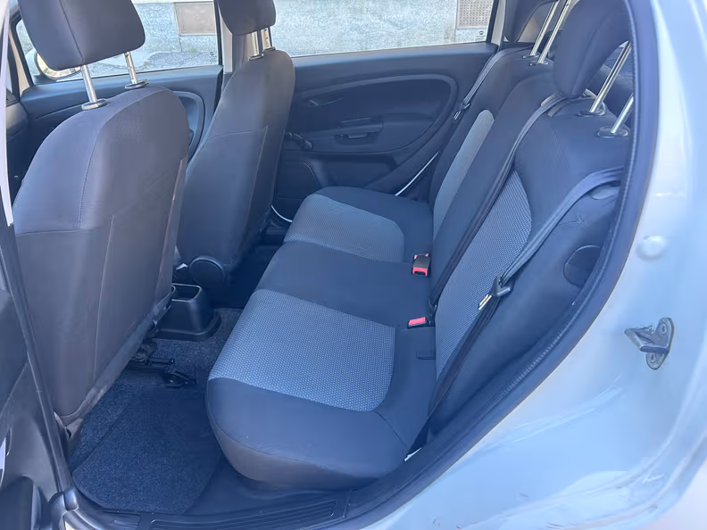 Fiat Grande Punto - 9