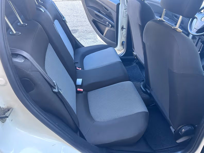 Fiat Grande Punto - 10
