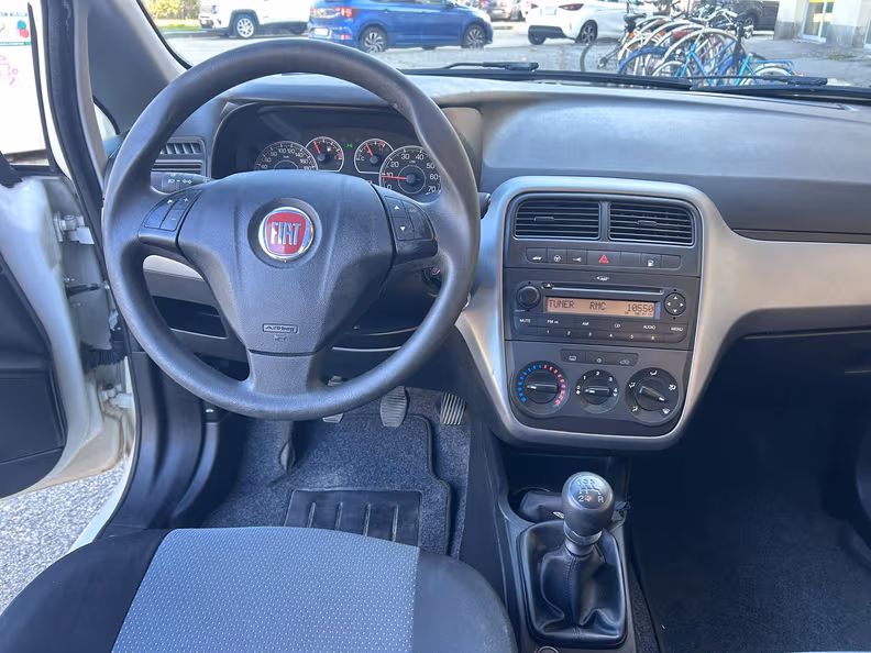 Fiat Grande Punto - 12
