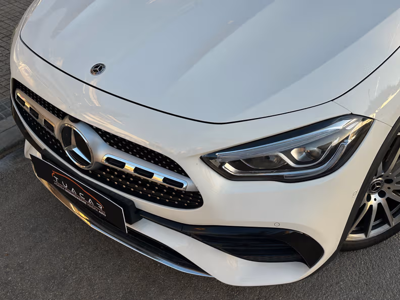 Mercedes-Benz GLA - 15