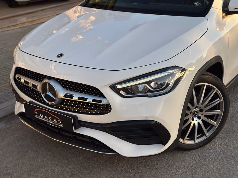 Mercedes-Benz GLA - 14