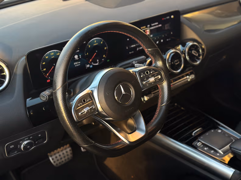 Mercedes-Benz GLA - 17