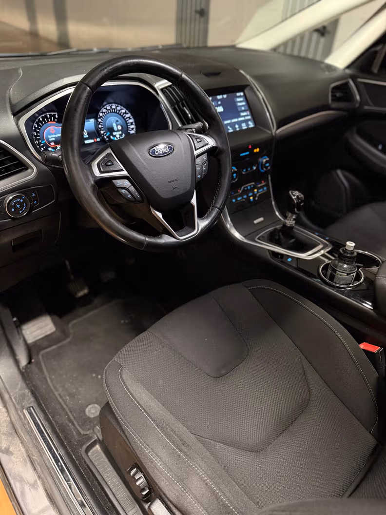 Ford S-Max - 10