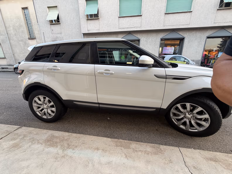 Land Rover Range Rover Evoque - 4