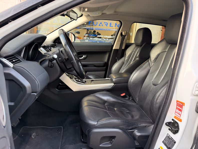 Land Rover Range Rover Evoque - 12